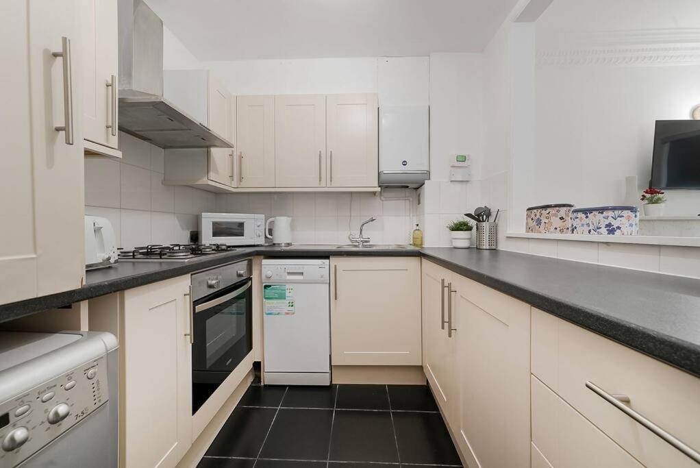 Knightsbridge Two Bed Apartment Londres Exterior foto